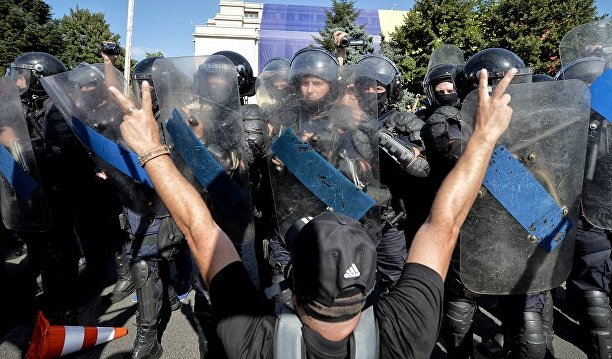 Генпрокуратура Румынии расследует действия полиции во время митинга в Бухаресте