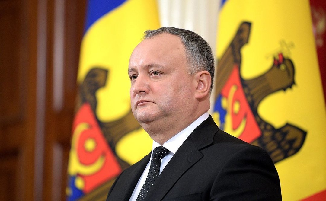 Президента Молдовы снова временно отстранили от должности