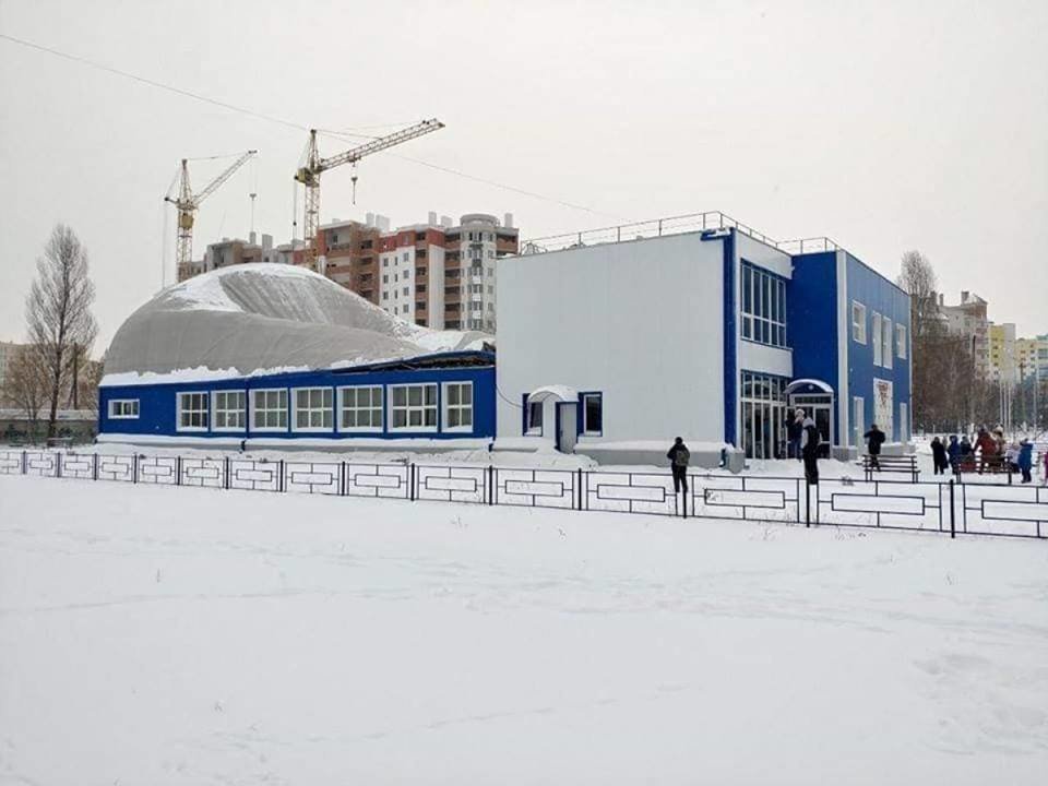 Под Киевом из-за снега обрушилась крыша нового спорткомплекса — Жданов